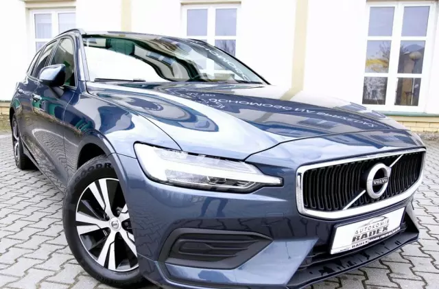 VOLVO V60 D3 Drive-E Momentum