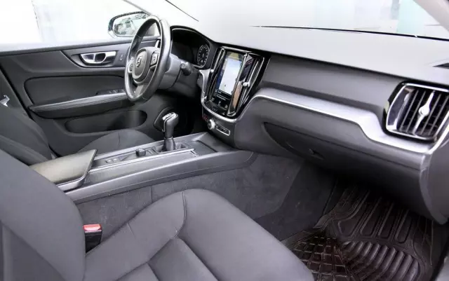 VOLVO V60 D3 Drive-E Momentum