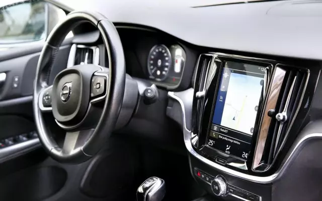 VOLVO V60 D3 Drive-E Momentum
