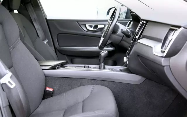 VOLVO V60 D3 Drive-E Momentum