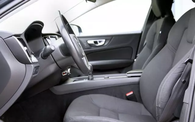 VOLVO V60 D3 Drive-E Momentum