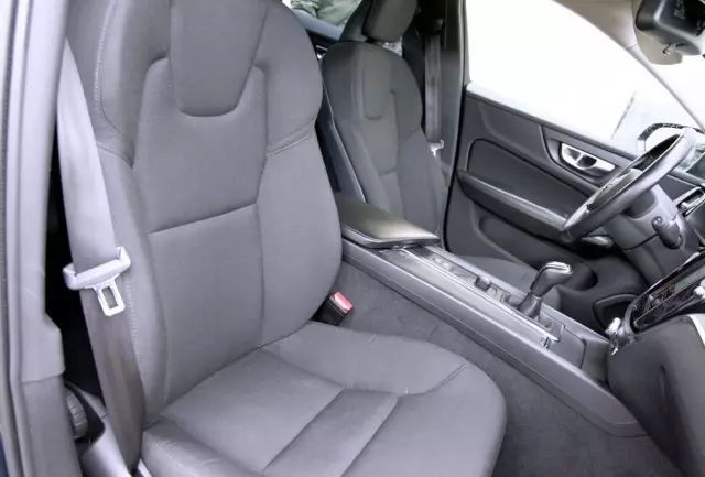 VOLVO V60 D3 Drive-E Momentum