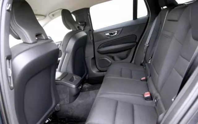 VOLVO V60 D3 Drive-E Momentum