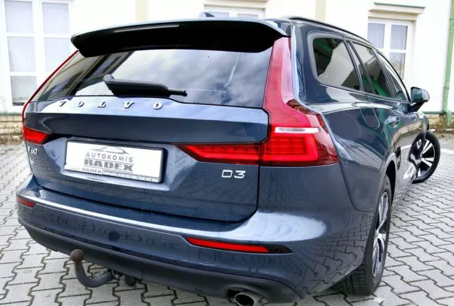 VOLVO V60 D3 Drive-E Momentum