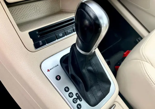 VOLKSWAGEN Tiguan 2.0 TSI 4Motion Automatik Sport & Style