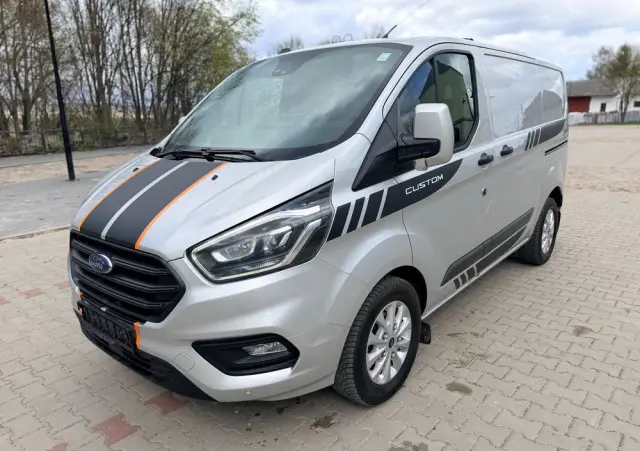 FORD TRANSIT CUSTOM  LIFT 2020r/ Webasto / 2,0 TDCI/130KM/KAMERA/BIX-ENON/ EURO 6/ASO/NISKI PRZEBIEG/LED/HAK/FV23%/6-DZWI/LONG 