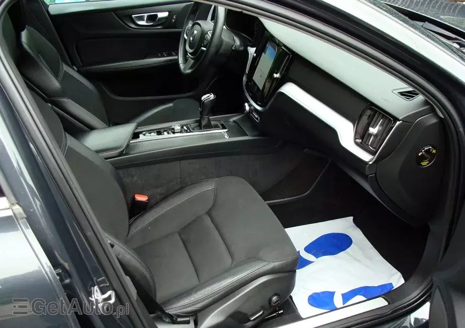 VOLVO V60 D3 Momentum