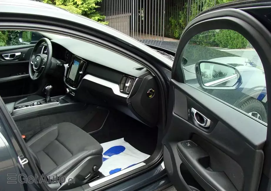 VOLVO V60 D3 Momentum