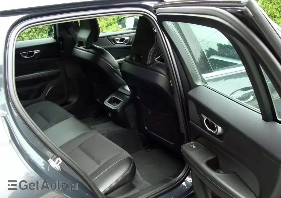 VOLVO V60 D3 Momentum