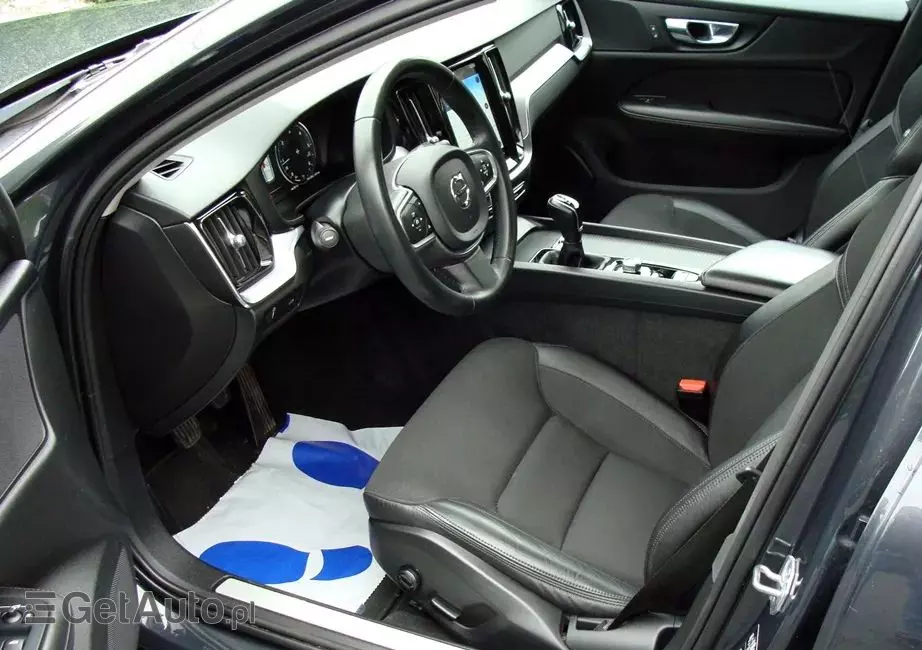 VOLVO V60 D3 Momentum