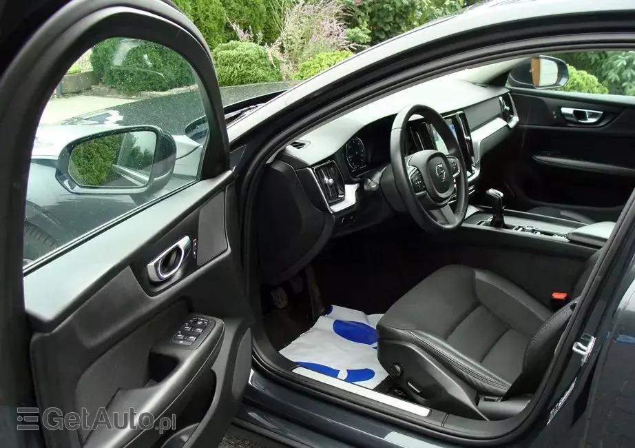VOLVO V60 D3 Momentum
