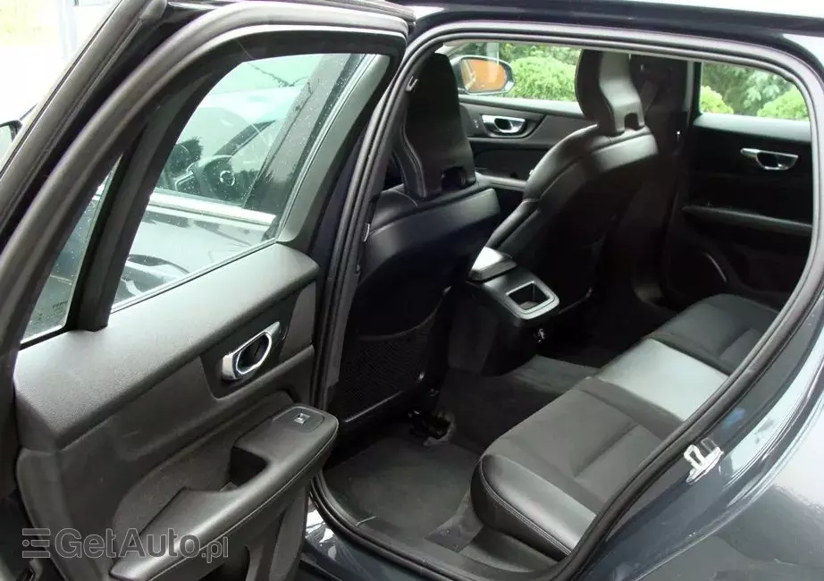 VOLVO V60 D3 Momentum