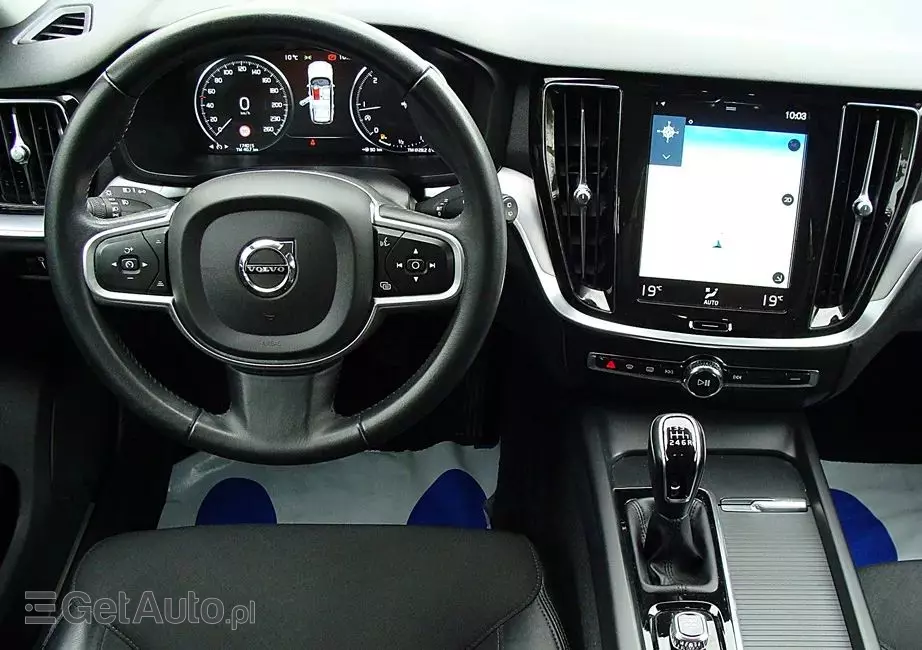 VOLVO V60 D3 Momentum