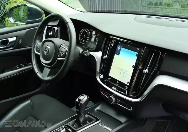 VOLVO V60 D3 Momentum