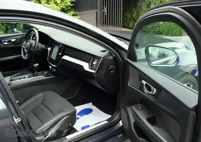 VOLVO V60 D3 Momentum