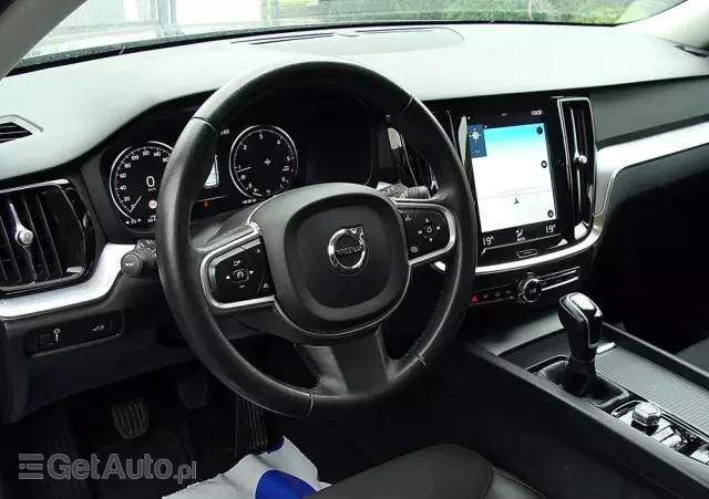 VOLVO V60 D3 Momentum