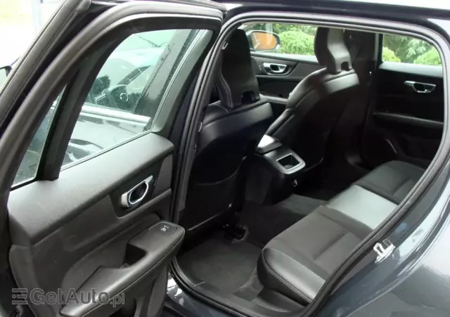 VOLVO V60 D3 Momentum