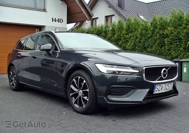 VOLVO V60 D3 Momentum