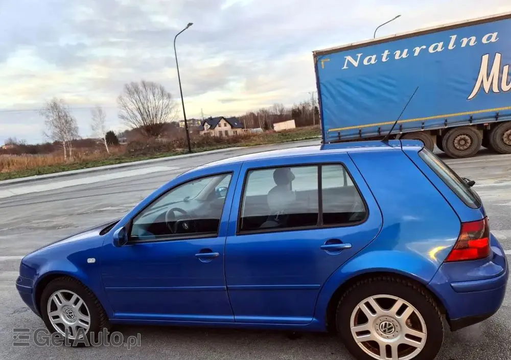 VOLKSWAGEN Golf IV 1.6 Highline