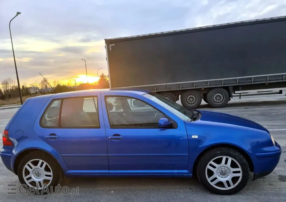 VOLKSWAGEN Golf IV 1.6 Highline
