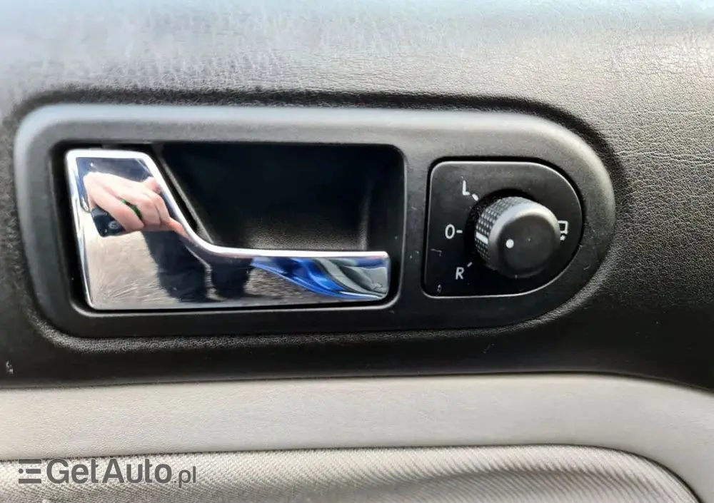 VOLKSWAGEN Golf IV 1.6 Highline