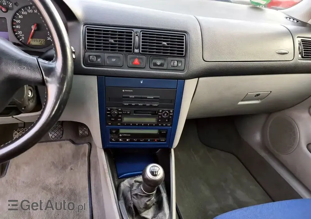 VOLKSWAGEN Golf IV 1.6 Highline