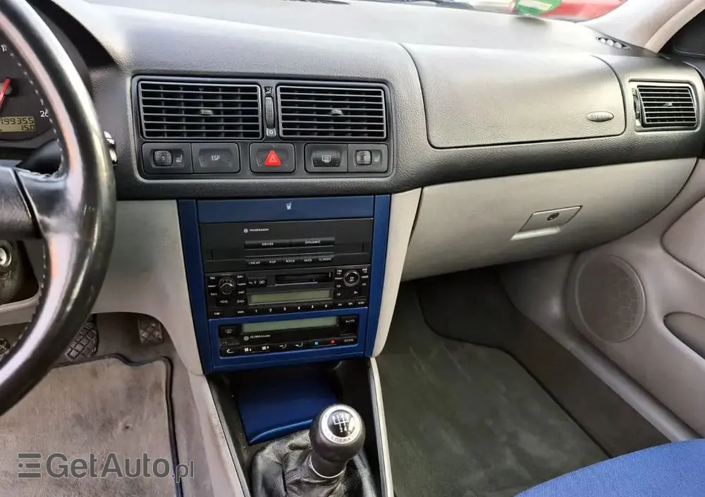 VOLKSWAGEN Golf IV 1.6 Highline