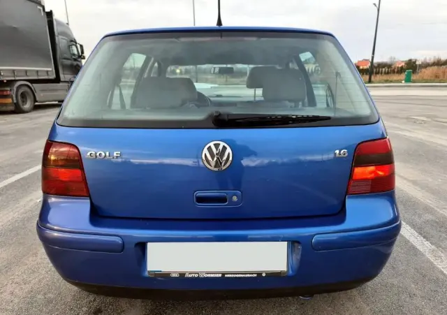 VOLKSWAGEN Golf IV 1.6 Highline