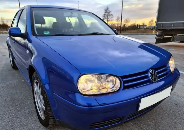 VOLKSWAGEN Golf IV 1.6 Highline