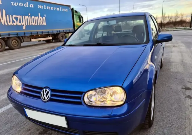 VOLKSWAGEN Golf IV 1.6 Highline