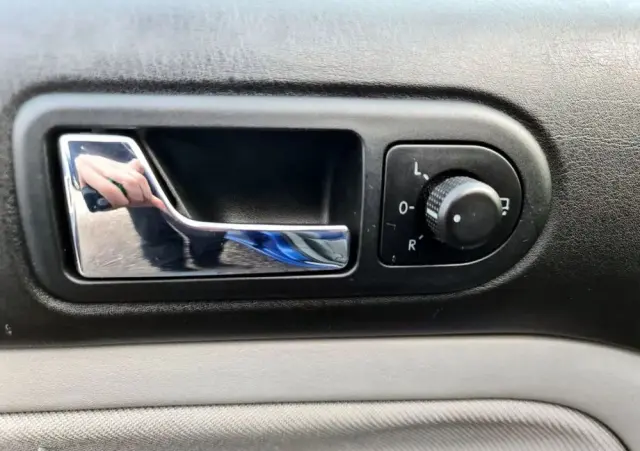 VOLKSWAGEN Golf IV 1.6 Highline