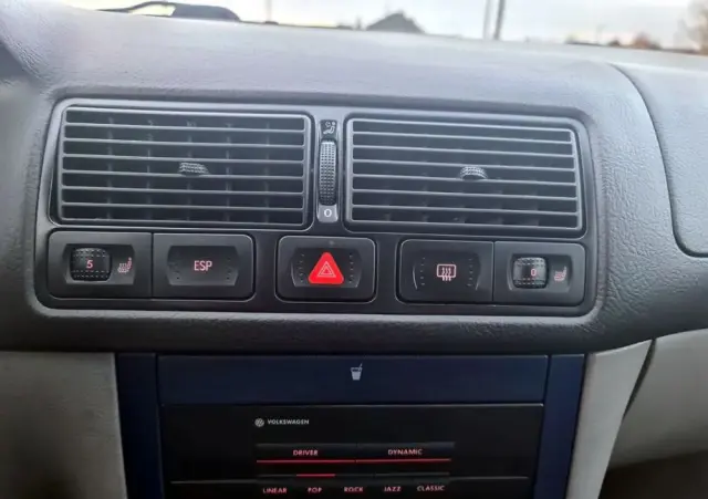 VOLKSWAGEN Golf IV 1.6 Highline