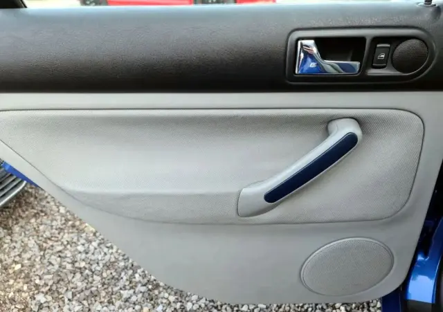 VOLKSWAGEN Golf IV 1.6 Highline