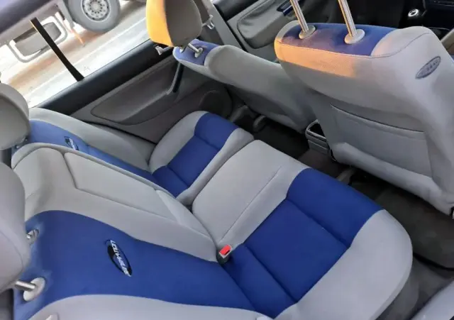 VOLKSWAGEN Golf IV 1.6 Highline