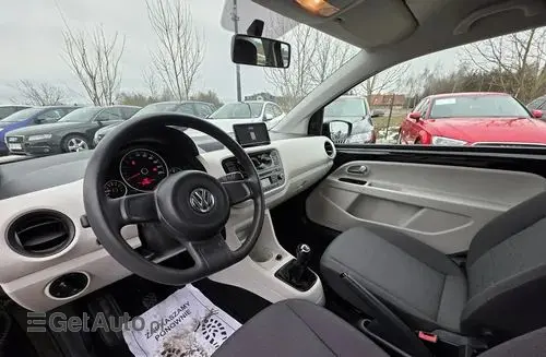 VOLKSWAGEN Up! 