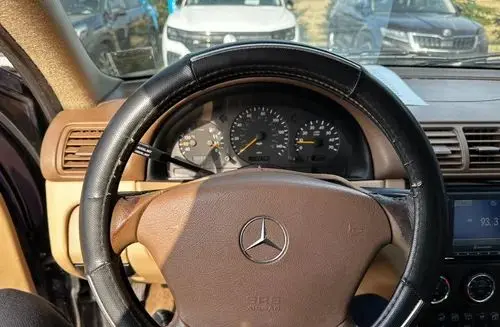 MERCEDES-BENZ ML 