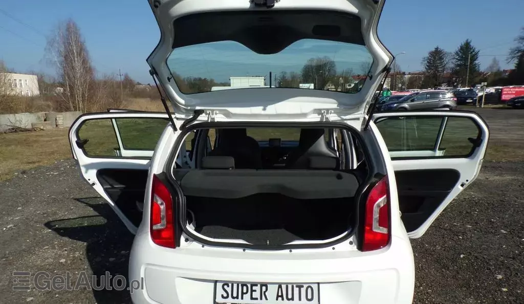 VOLKSWAGEN Up! 