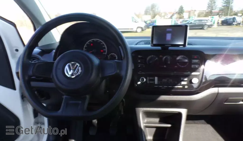 VOLKSWAGEN Up! 