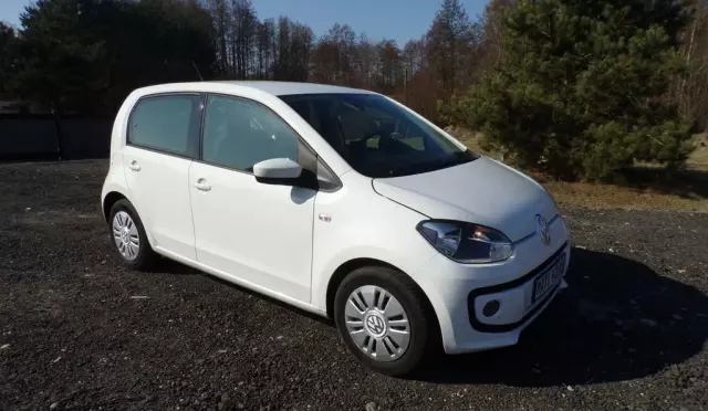 VOLKSWAGEN Up! 