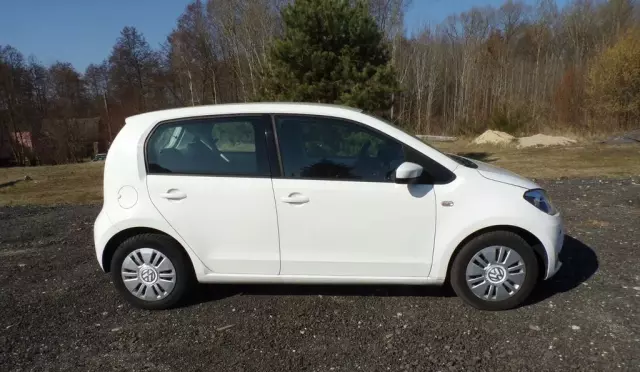 VOLKSWAGEN Up! 