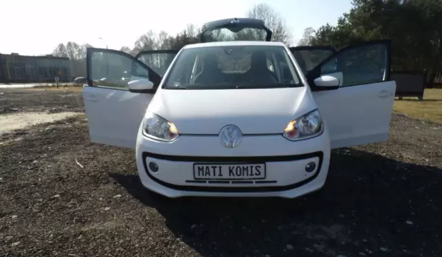 VOLKSWAGEN Up! 