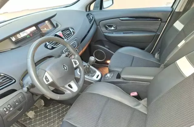 RENAULT Scenic 