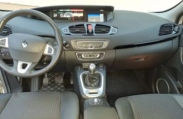 RENAULT Scenic 