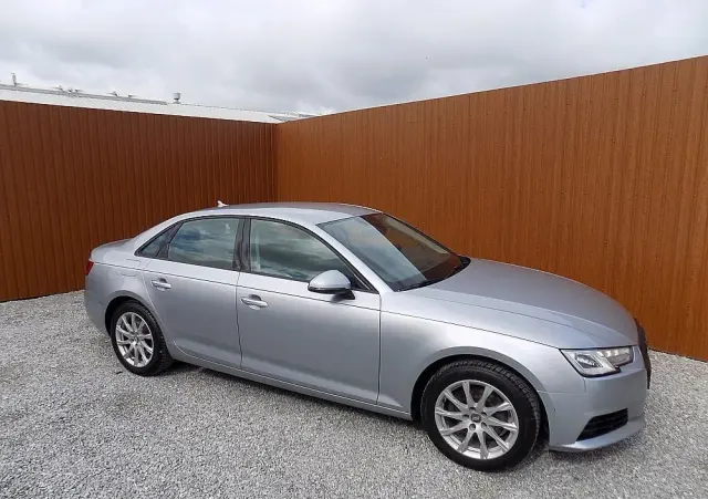 AUDI A4 Limousine 1.4 TFSI S tronic