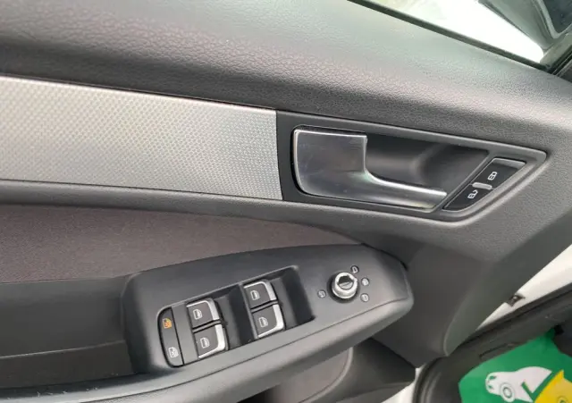 AUDI Q5 2.0 TDI Quattro (clean diesel)