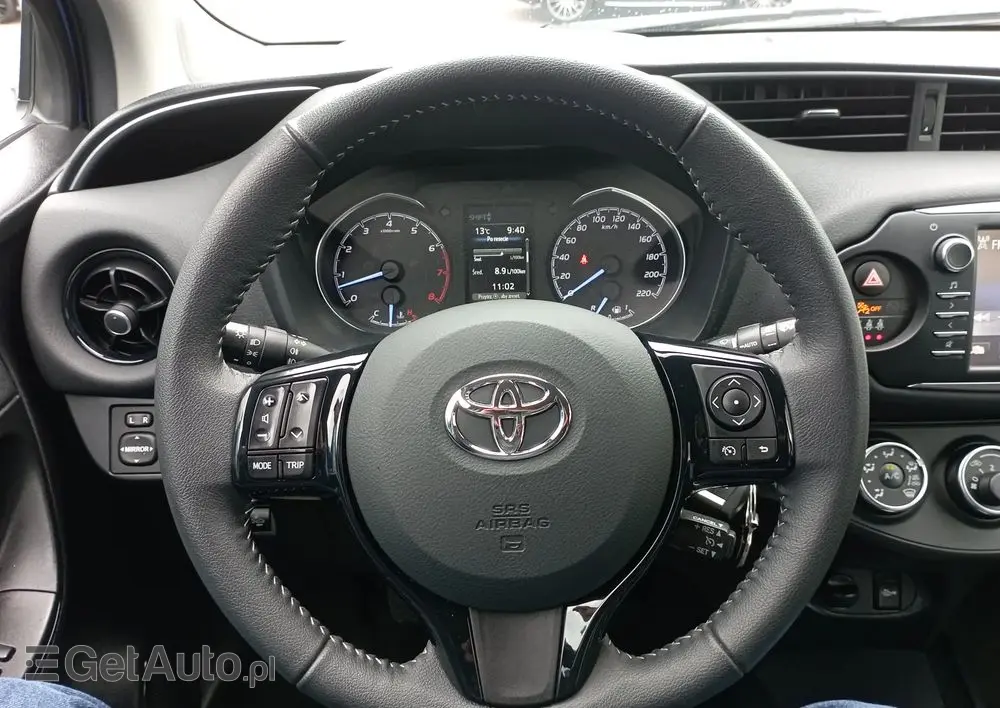 TOYOTA Yaris 1.5 Premium