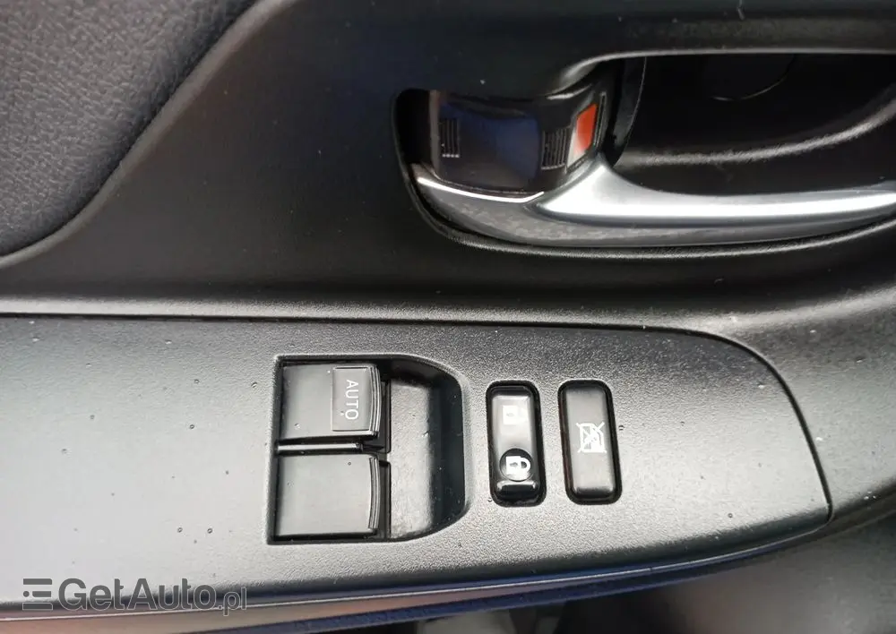 TOYOTA Yaris 1.5 Premium