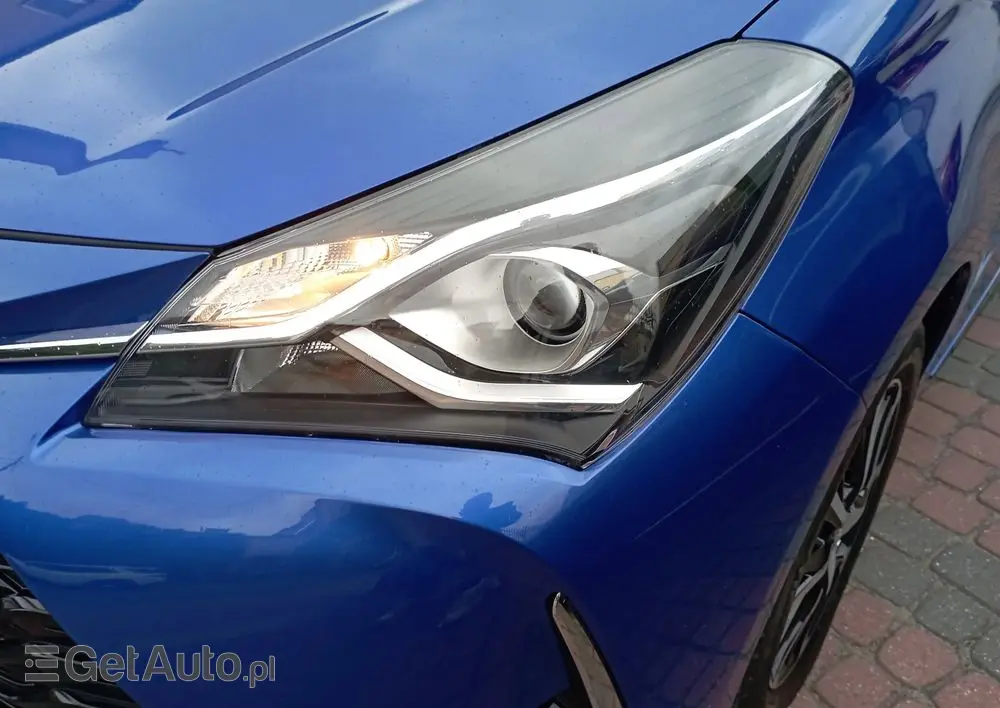 TOYOTA Yaris 1.5 Premium
