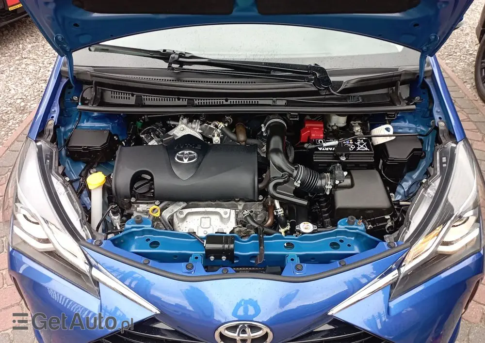 TOYOTA Yaris 1.5 Premium