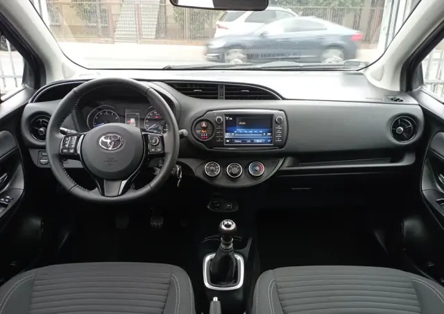 TOYOTA Yaris 1.5 Premium